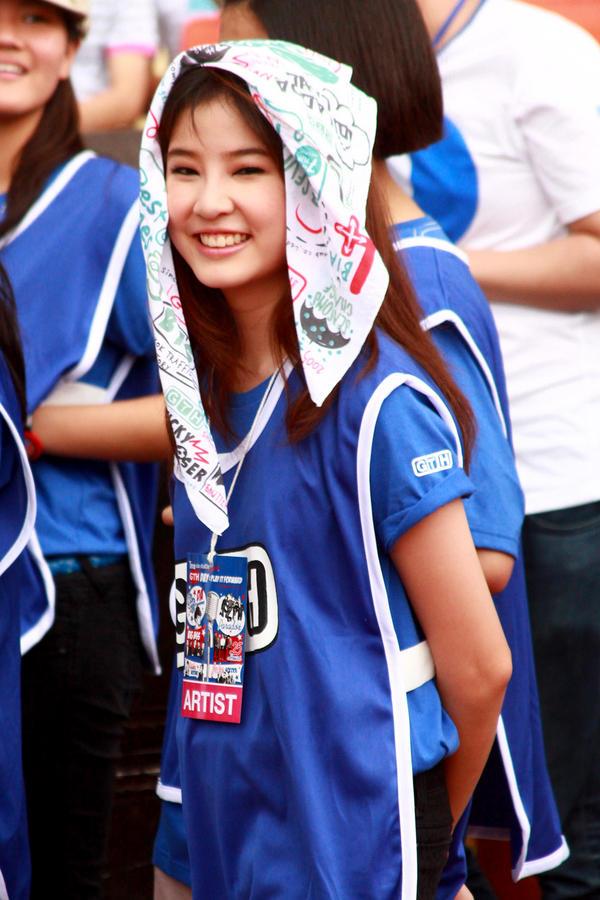 ฝน ศนันธฉัตร ธนพัฒน์พิศาล